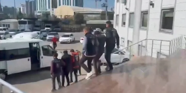 Gece çıkan yangını şans eseri fark eden kulakları az işiten kadın o anları anlattı