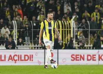Fenerbahçe’de Milan Skriniar, yeni sistemde defansın sigortası oldu