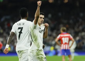 Real Madrid, derbiyi kazanarak avantaj yakaladı