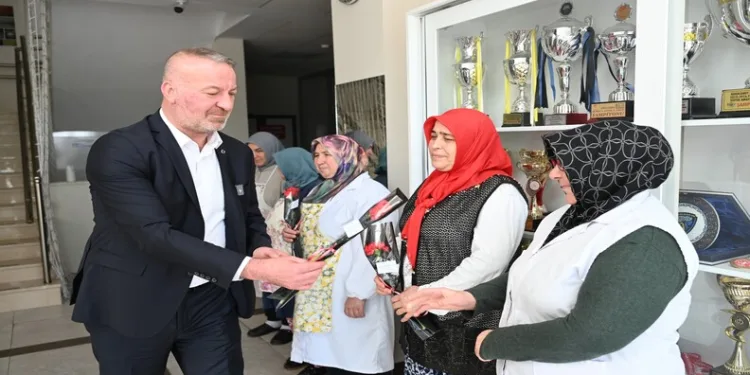 Nilüfer’de iftar sofraları dayanışmayı artırıyor