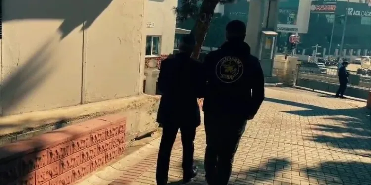 Zabıta ekipleri ürünleri tek tek kontrol etti