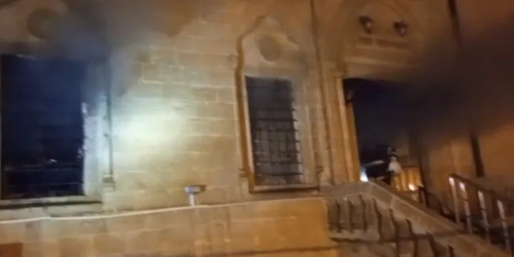 Zabıta ekipleri ürünleri tek tek kontrol etti
