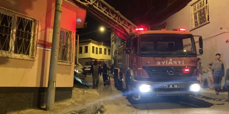 Otomobille çarpışan araç takla attı, sürücü yaralandı