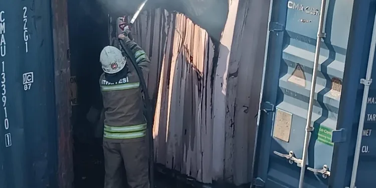 Otomobille çarpışan araç takla attı, sürücü yaralandı