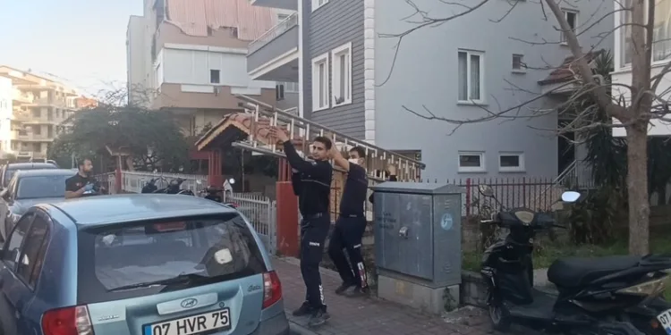 Otomobille çarpışan araç takla attı, sürücü yaralandı