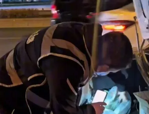 Otomobil ile çarpışan motokurye yaralandı