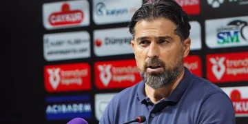 Çaykur Rizespor, İlhan Palut’un görevinin başında olduğunu açıkladı