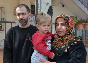 Dolandırıcılık suçundan aranan 2 şahıs yakalandı