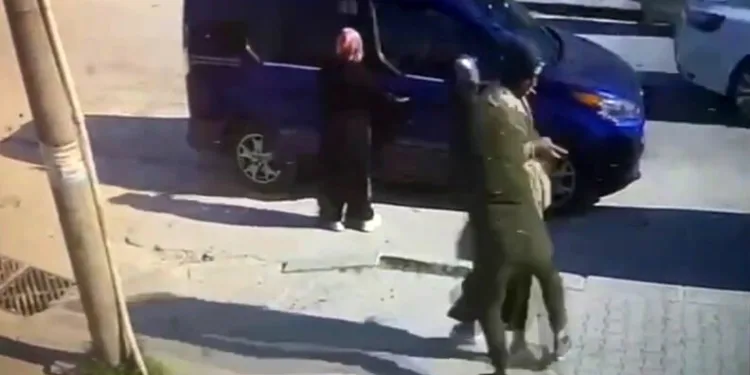Dolandırıcılık suçundan aranan 2 şahıs yakalandı
