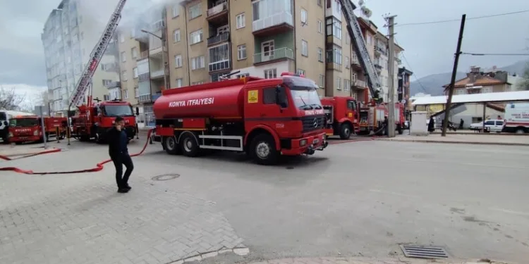 Konya’da minibüs ile elektrikli bisiklet çarpıştı: 2 yaralı