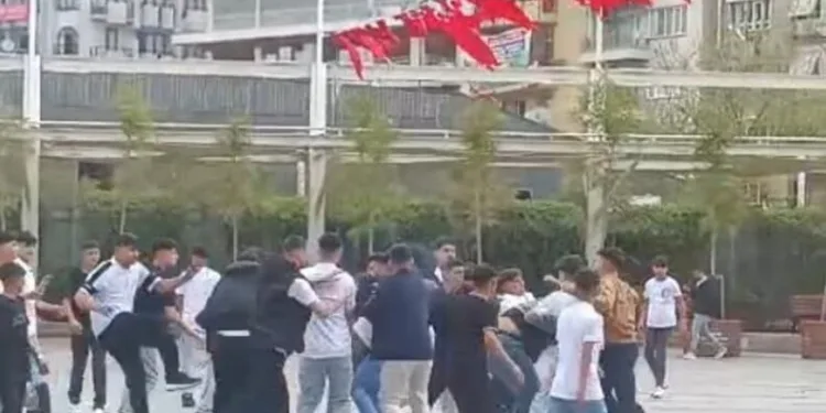 Konya’da minibüs ile elektrikli bisiklet çarpıştı: 2 yaralı