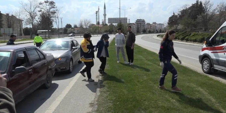 Konya’da minibüs ile elektrikli bisiklet çarpıştı: 2 yaralı