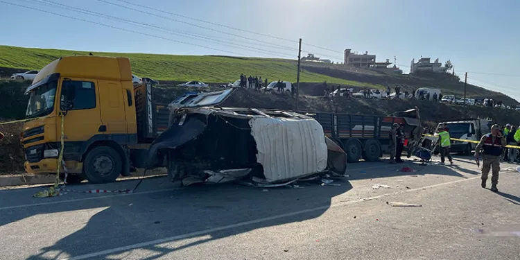 Hatay’da 2 araç çarpıştı: Ölü ve yaralılar var