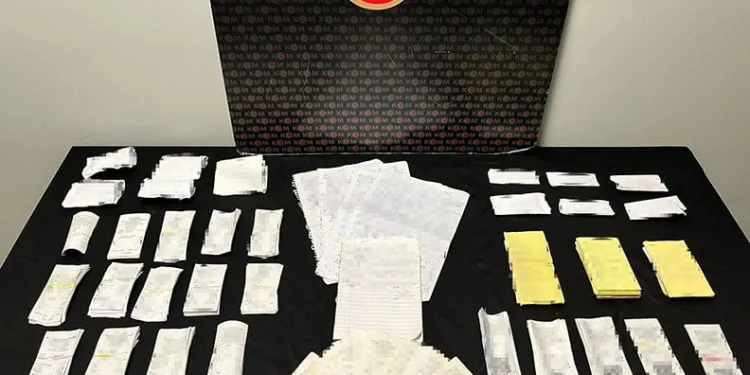 Bursa’da sahte akaryakıt fişiyle vergi kaçıran 12 kişi yakalandı