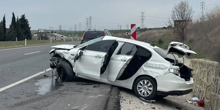 Çanakkale’de iki araç çarpıştı: 7 yaralı