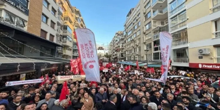 İzmir’de gösteri yasağı 4 gün daha uzatıldı