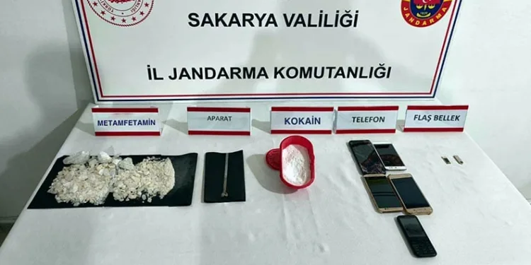 Sakarya’da narkotik köpeği destekli uyuşturucu operasyonu: 2 tutuklama