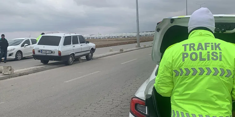Beylikdüzü’nde uyuşturucu satışı yapan şüpheliler yakalandı