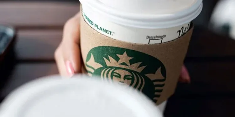 Starbucks kuryeye servet ödeyecek!