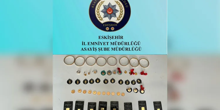 İzmir’de denize düşen araç içinde bir kişi hayatını kaybetti