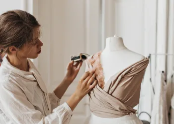 Burçlara Göre Moda: Hangi Burç Ne Giyer?