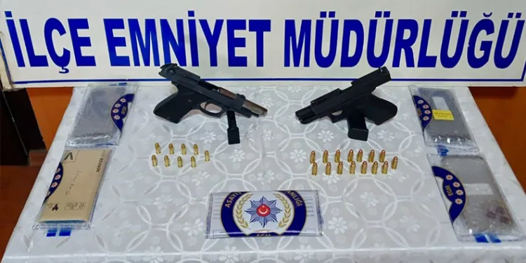 500 bin TL almaya geldiler polise yakalandılar: 5 tutuklama