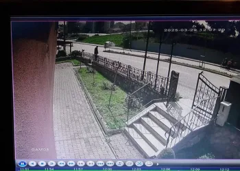 Bursa Valisi Ayyıldız, bayram öncesi çocukları ve büyükleri unutmadı