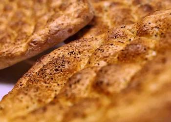 Bursa’da 450 gramlık BESAŞ Ramazan pidesi 20 TL