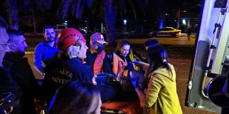 Adana’da polis kenti adeta ablukaya aldı, 106 suçlu yakalandı