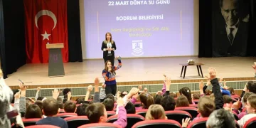 Emniyet ekipleri öğrencileri bilgilendirdi