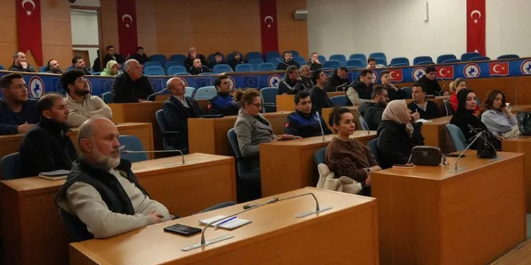 Emniyet ekipleri öğrencileri bilgilendirdi
