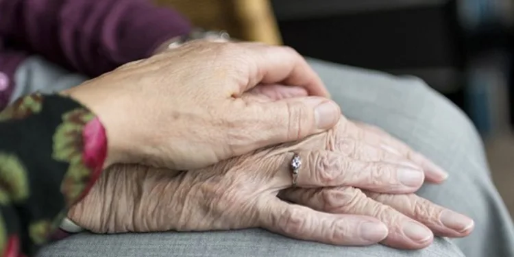 Hanehalklarının yüzde 7,8’i en az bir üyesi için evde bakım hizmetine ihtiyaç duydu