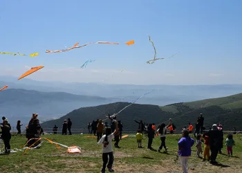 Uçurtmalar, gökyüzünü renklendirdi
