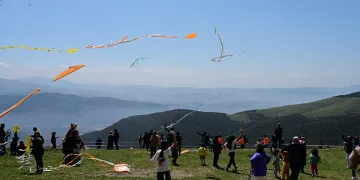 Uçurtmalar, gökyüzünü renklendirdi
