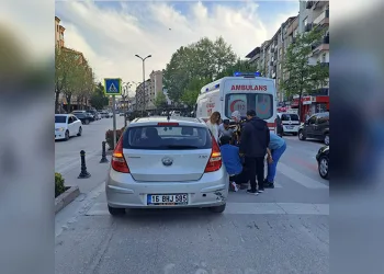 Cam silerken 4’üncü kattan düşen kadın ağır yaralandı