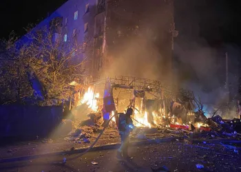 Rusya, Ukrayna’nın başkenti Kiev’i vurdu