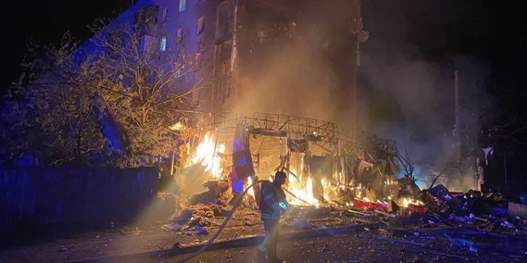 Rusya, Ukrayna’nın başkenti Kiev’i vurdu