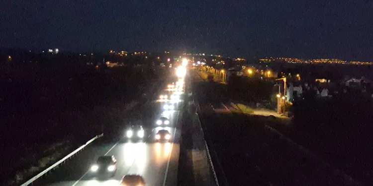 İstanbul-Tekirdağ yolunda deprem sonrası araç yoğunluğu