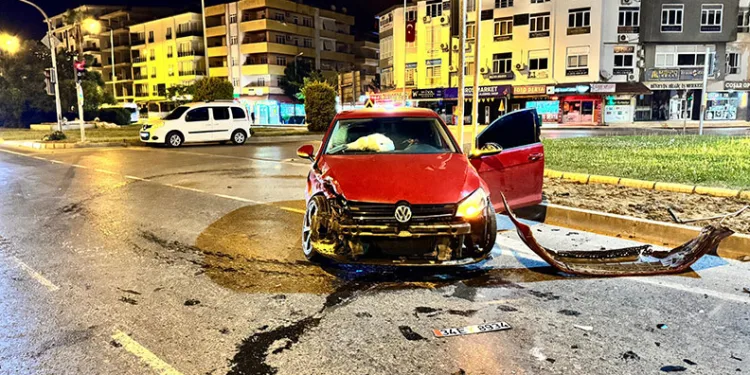 Antalya’da kırmızı ışık ihlali kazayı beraberinde getirdi