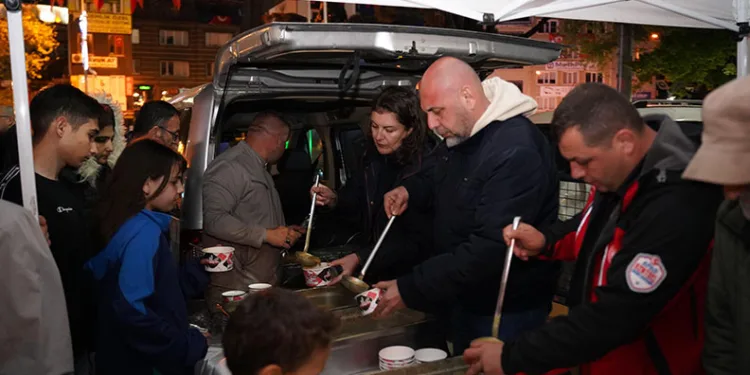 Orhangazi’de Deprem Sonrası Dayanışma Meydanı