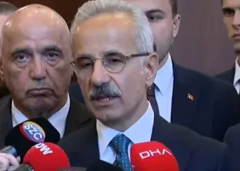 İstanbul Depremi Sonrası İletişim Sorunları: Bakanlık, GSM Operatörlerle Görüşecek