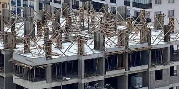İnşaatta asansör boşluğuna düşen işçi ağır yaralandı