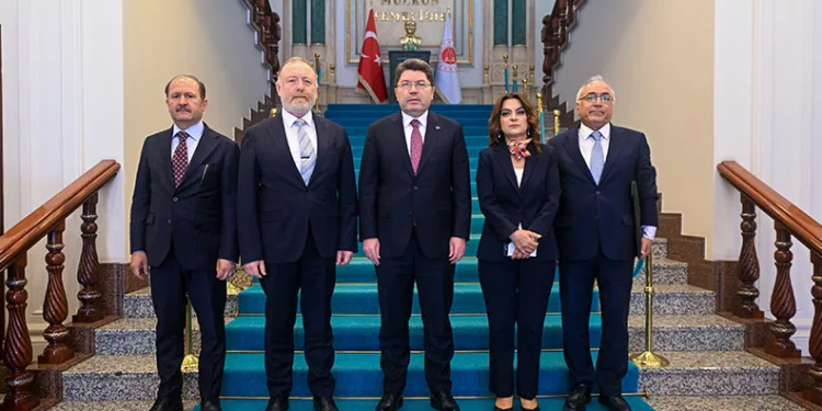 MHP’li Vekilden Medya Düzenlemesi