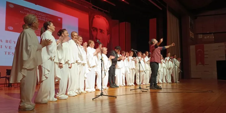 Kuvayi Milliye Destanı” Bursa’da sahnelendi