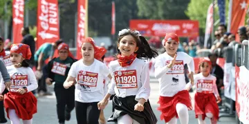 Binlerce çocuk 23 Nisan coşkusuyla koştu