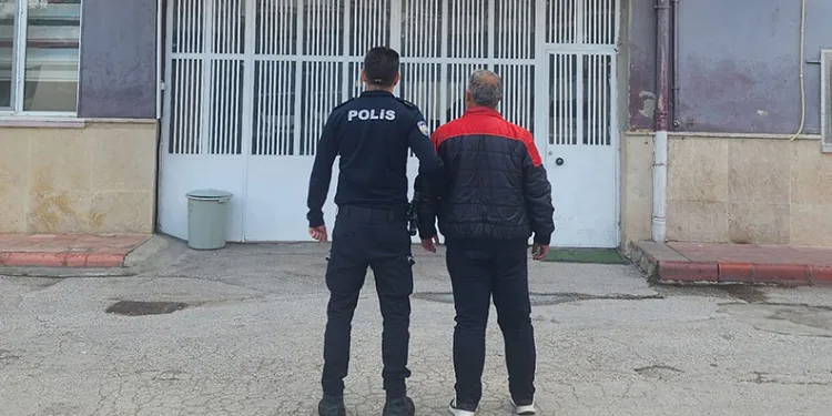 Muayene için gittiği hastanede televizyon çaldı
