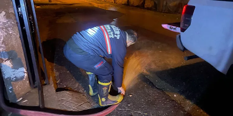 Siirt’te sağanak yağış ve dolu hayatı felç etti