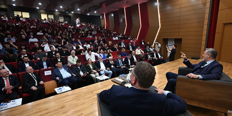 İbrahim Burkay Mudanya Üniversitesi’nde Gençlerle Buluştu