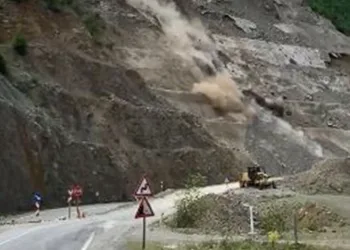 Heyelandan saniyelerle kurtuldu