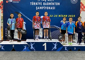 Osmangazi Belediyespor’un genç badmintoncuları göz doldurdu